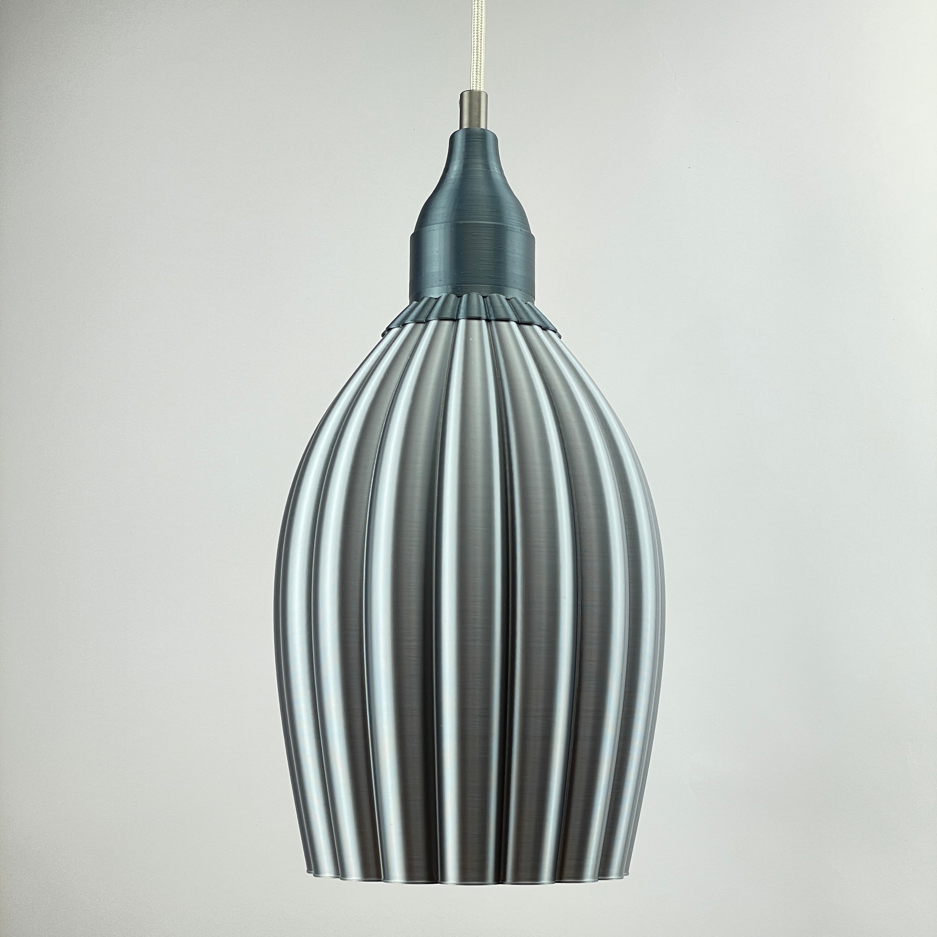 Art Deco Tulp pendant – silver metallic solid