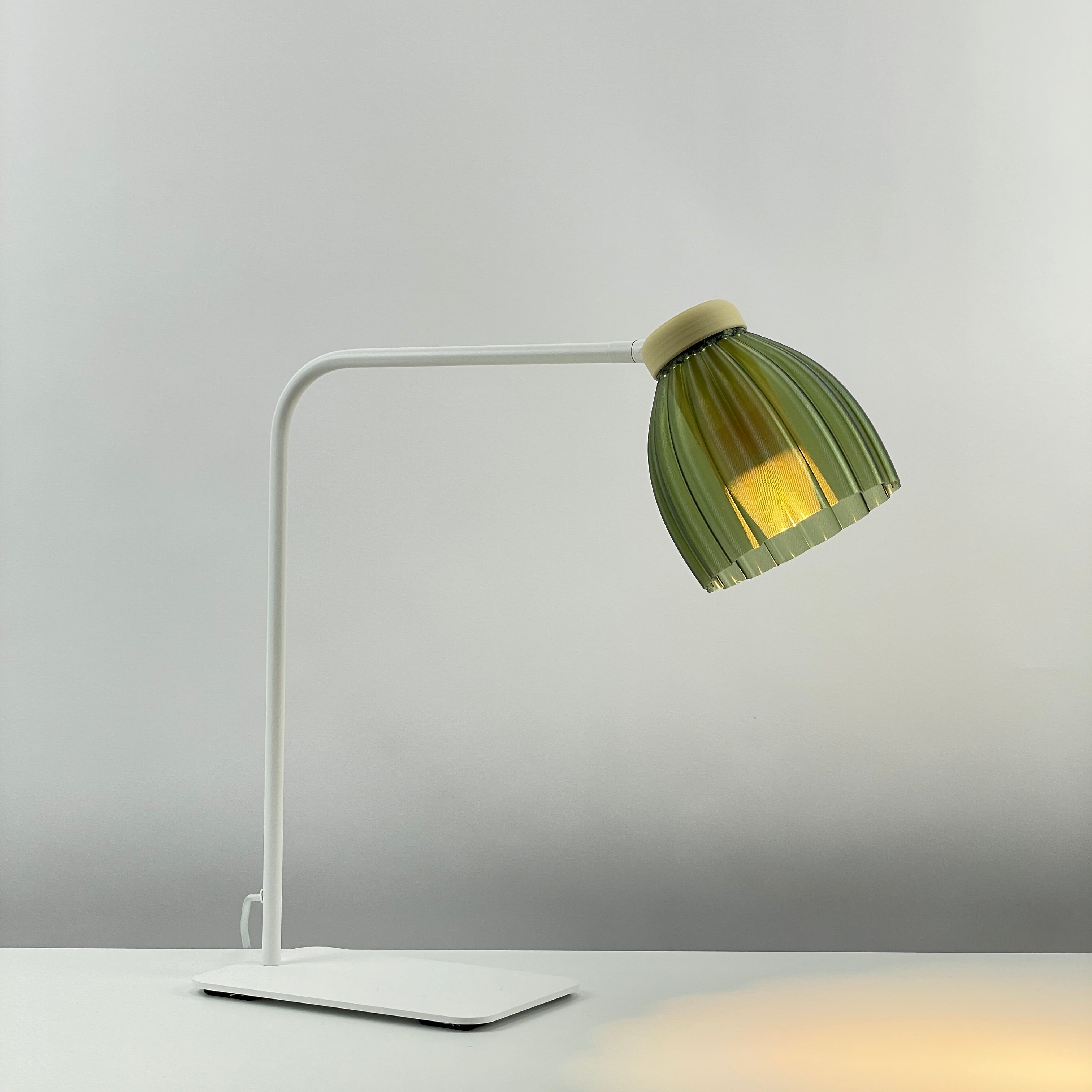 Blossom_white_table_desk_light– green colored transparent_ceramic_diffuser _On