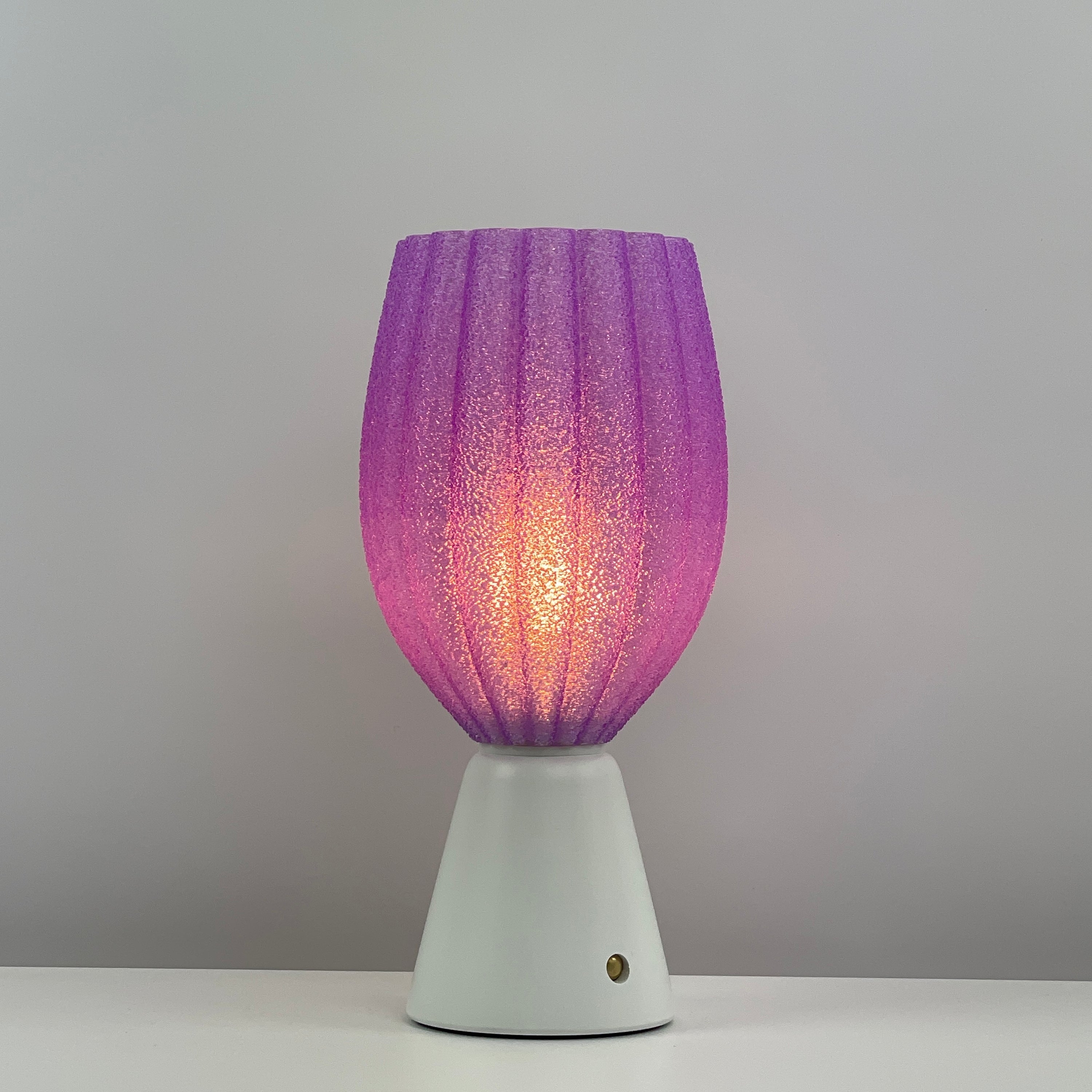 KuvaLight_Rechargeable_Tulp_Light_Purple-_Frosted_White_Base_ON