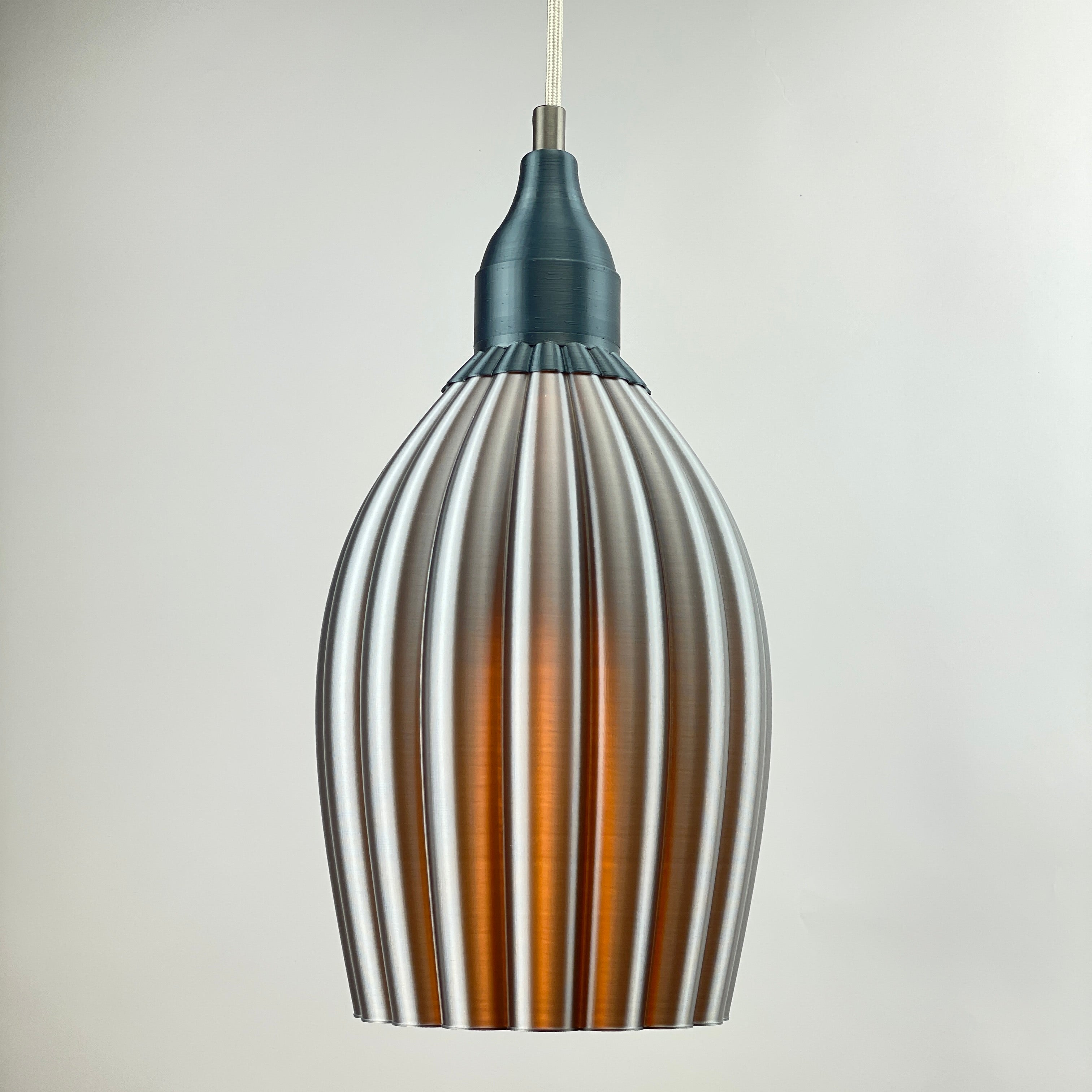 Art Deco Tulp pendant – silver metallic solid