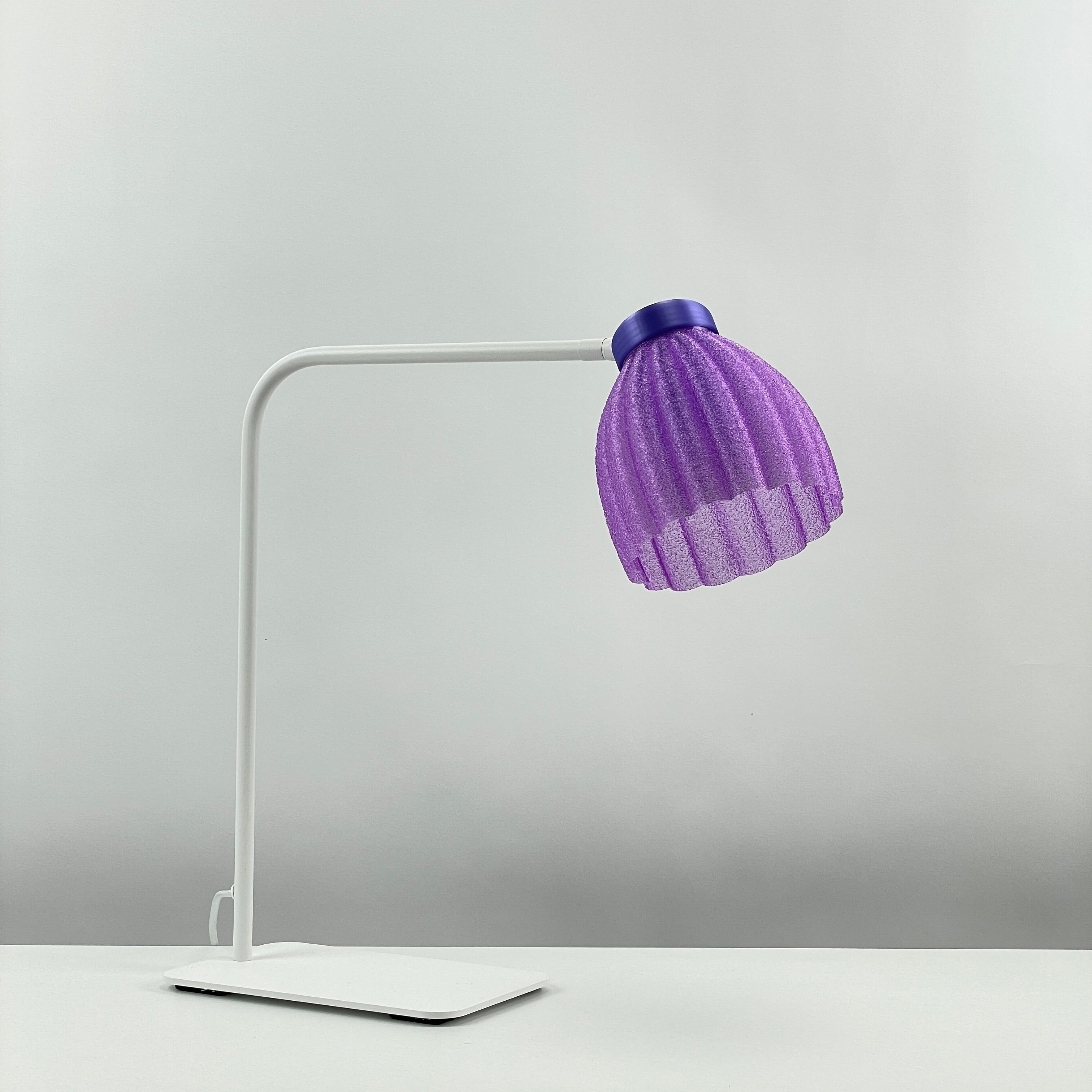 Blossom_white_table_desk_light – transparent_purple-diffuser_purple_frosted_on