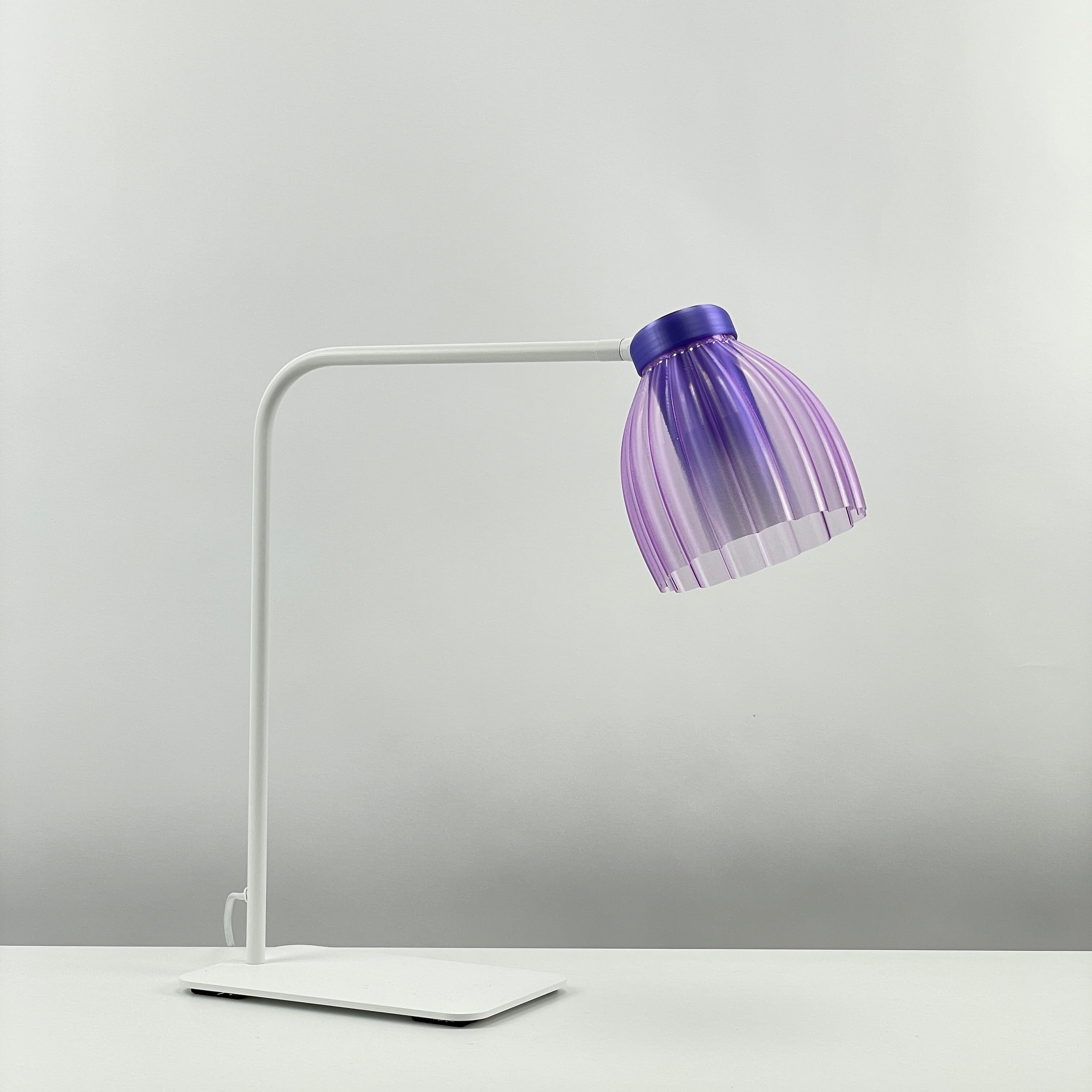 Blossom_white_table_desk_light – transparent_purple_diffuser_purple_off