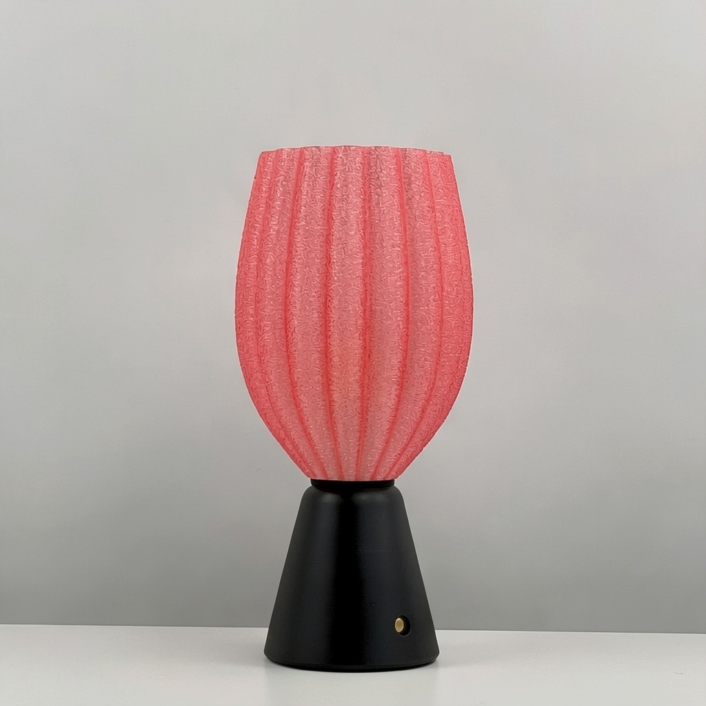 KuvaLight_Rechargeable_Tulp_Light_Pink_Frosted_Black_wood_Base_ON
