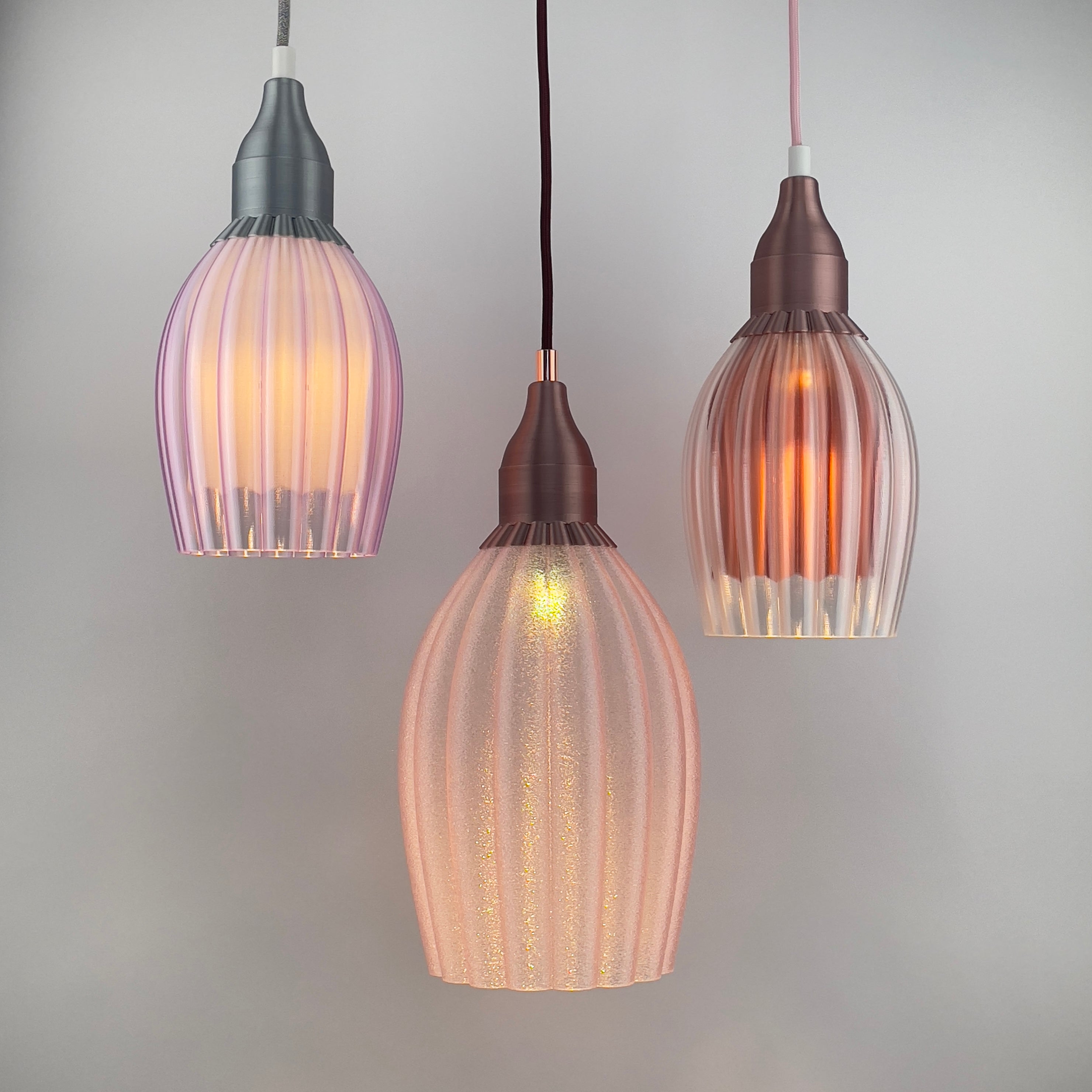 KuvaLight Art Deco Tulp Pendelleuchte Klar-Transparent mit roségoldenem Innendiffusor und Metallkappe