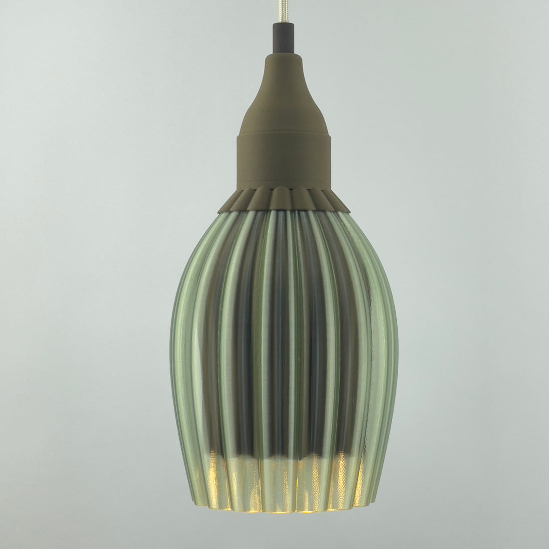 KuvaLight Art Deco Tulp Hanglamp Groen-Transparant met Koperen Binnendiffusor en Keramiek-Bruin-Metallic Kap Combinatie