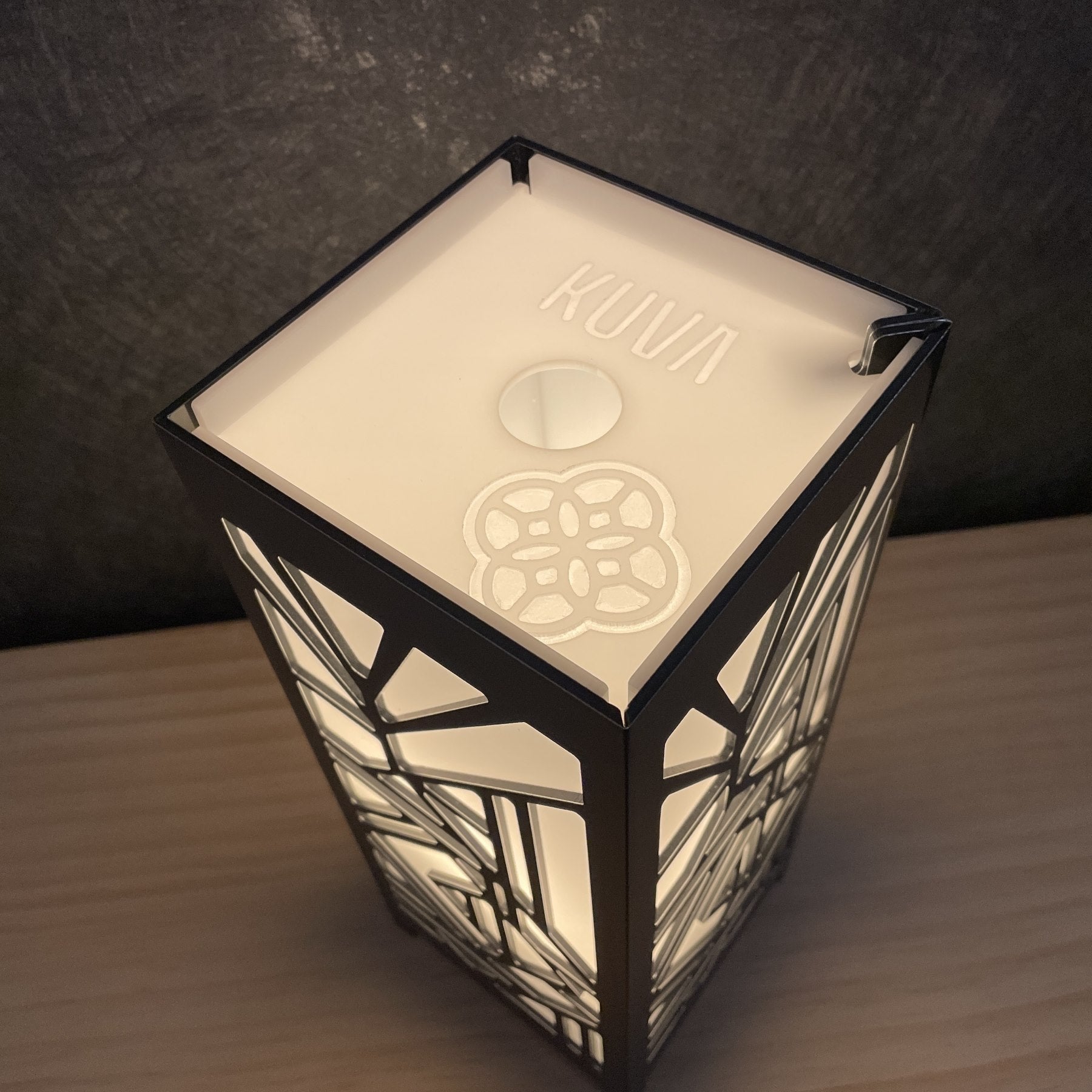 KuvaLight Art Deco Tischleuchte - Mattschwarz
