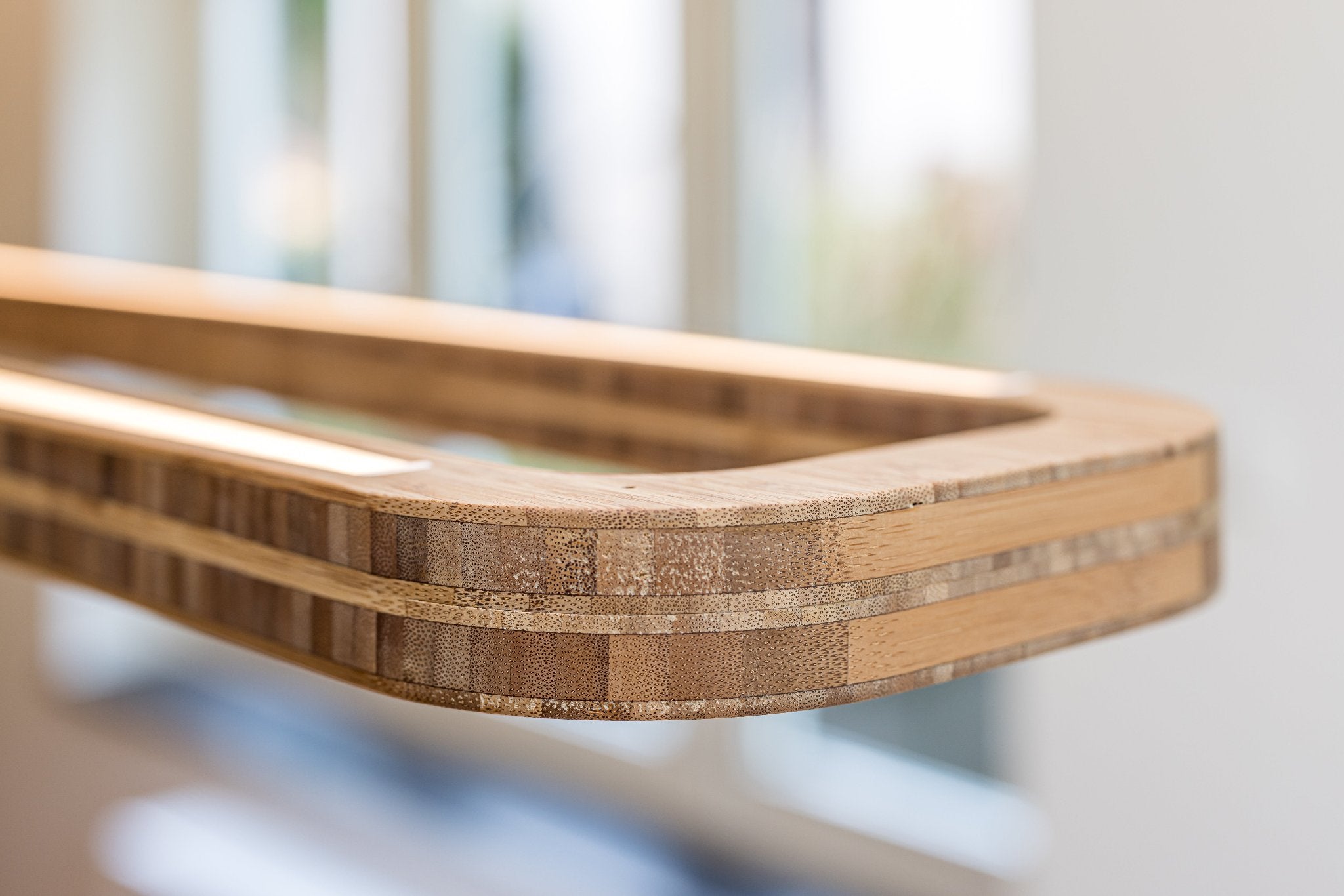Kuvalight_Parallel_up-Down_closeup_bamboe_karamel-1
