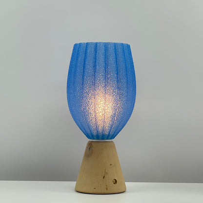 KuvaLight_Rechargeable_Tulp_Light_Blue_Frosted_Natural_wood_Base_ON 