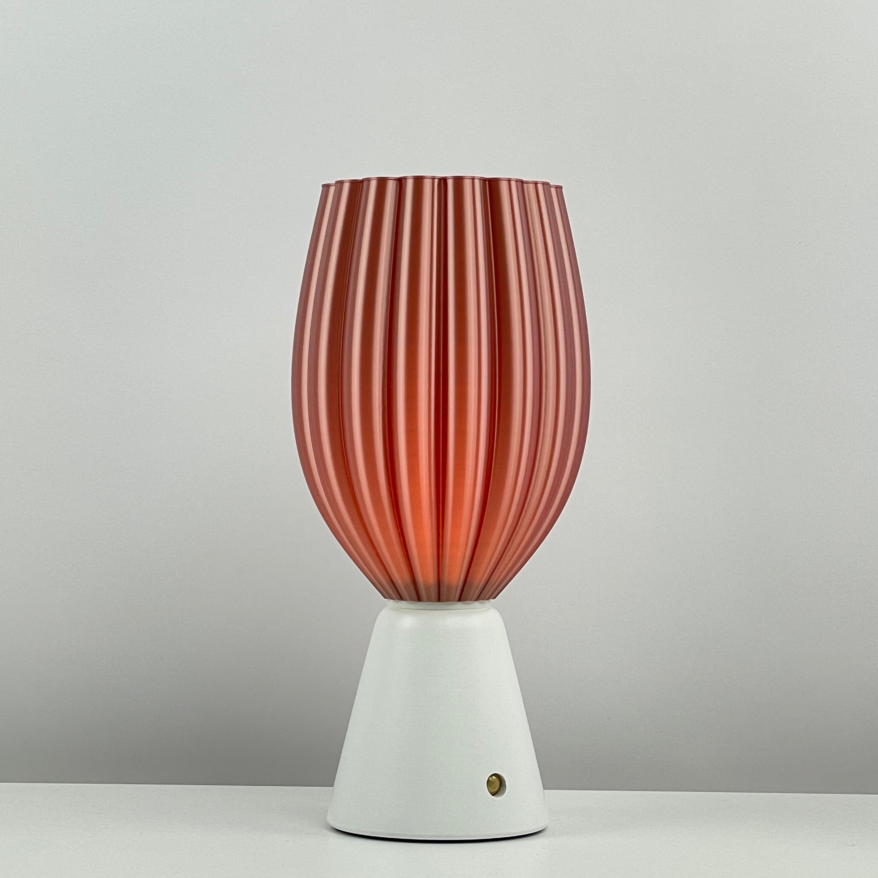 KuvaLight_Rechargeable_Tulp_Light_Rosegold-_Solid_White_Base_ON 
