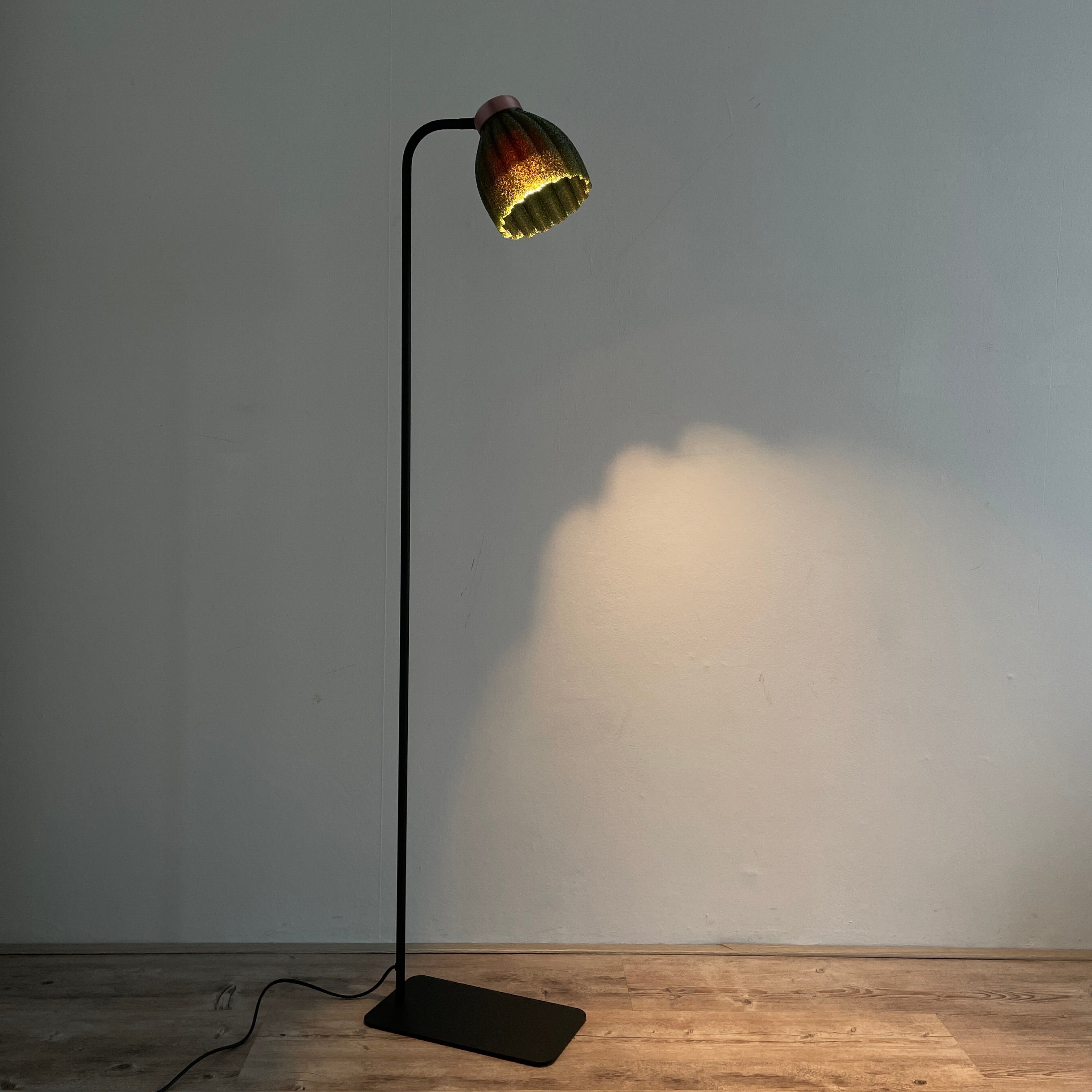 KuvaLight_Blossom_black_Floor_Light_Green-Transparent_Frosted_GU10_ON 