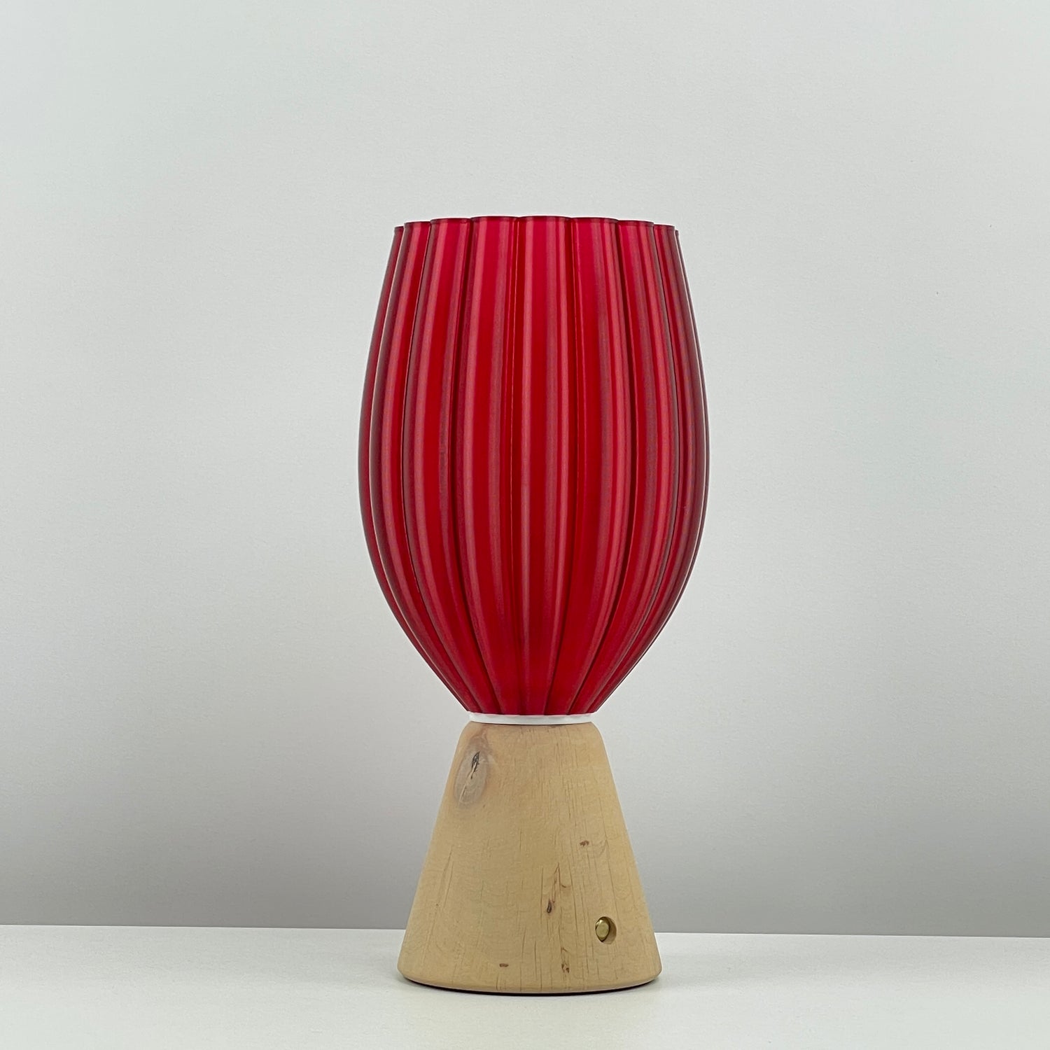KuvaLight_Rechargeable_Tulp_Light_Burgundy-_Clear_Natural_Wood_Base_OFF 
