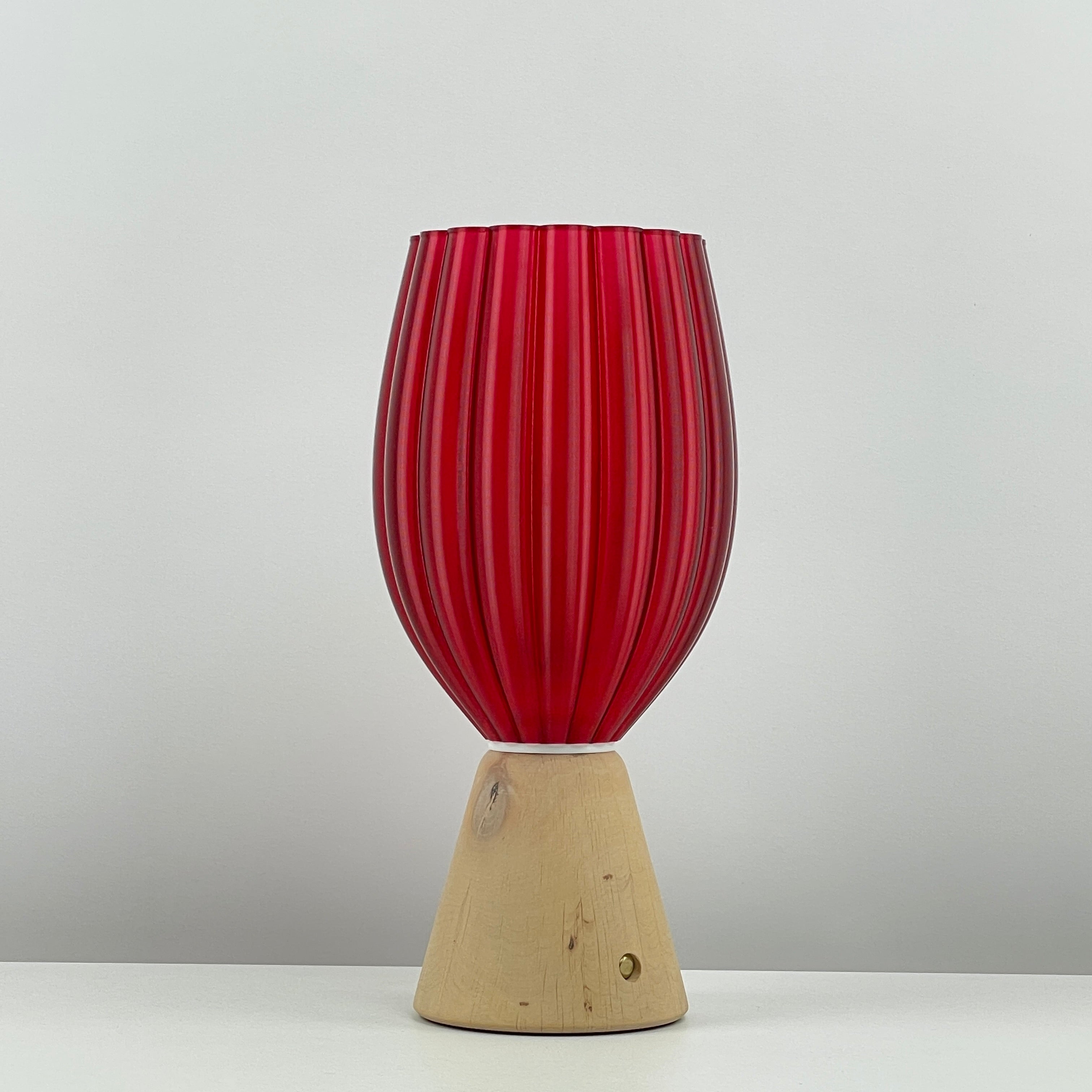 KuvaLight_Rechargeable_Tulp_Light_Burgundy-_Clear_Natural_Wood_Base_OFF 
