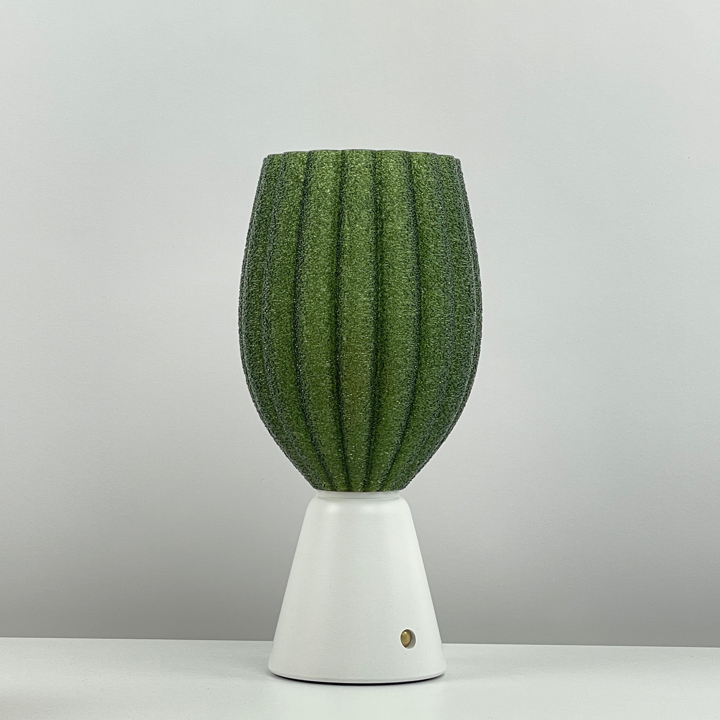 KuvaLight_Rechargeable_Tulp_Light_Green-_Frosted_White_Base_OFF 