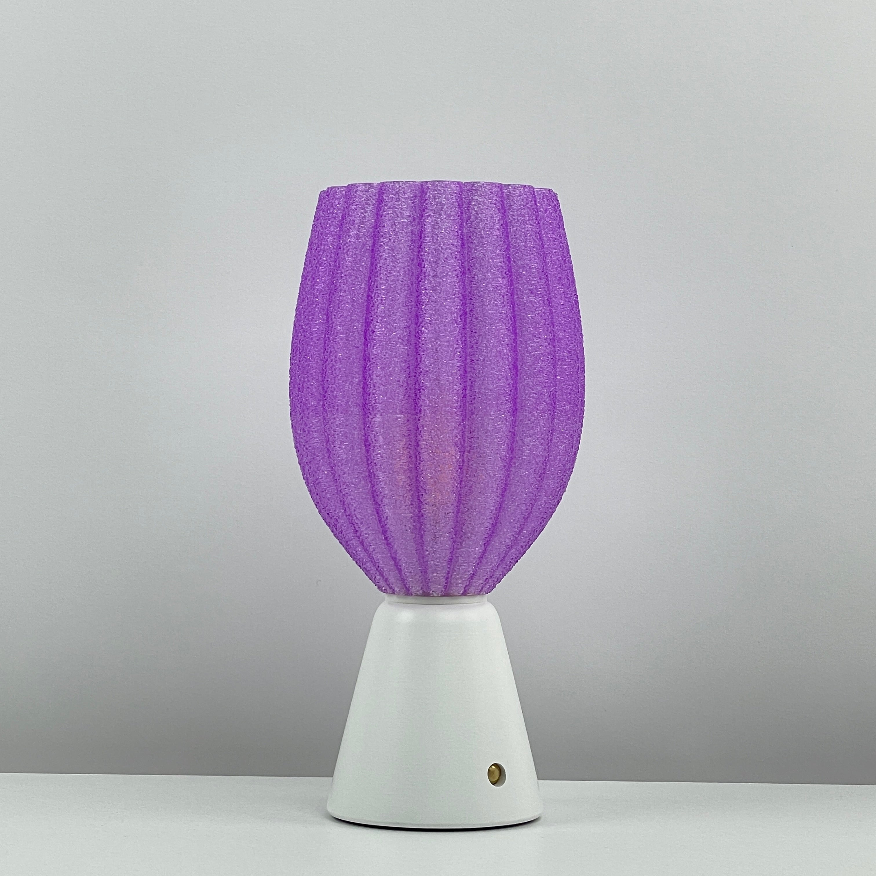 KuvaLight_Rechargeable_Tulp_Light_Purple_Frosted_White_Base_OFF 