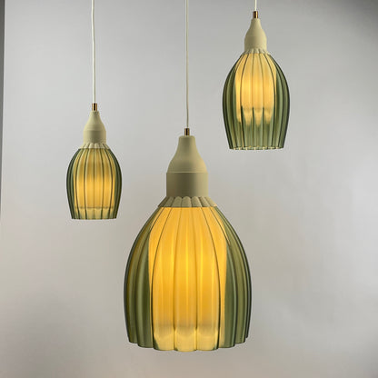Art Deco _XXL_L_S_Tulp pendant – green colored transparent 
