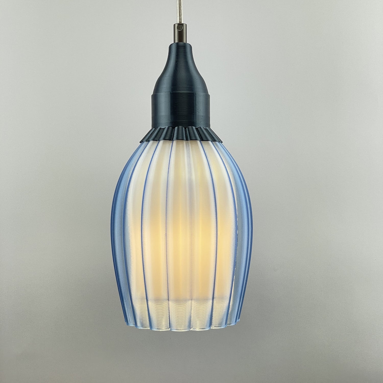 Art Deco Tulp pendant – blue colored transparent 