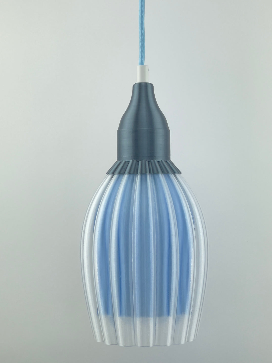 KuvaLight Art Deco Tulp Hanglamp Helder-Transparant met Frosted-Blauwe Binnen Diffuser en Blauw Metallic Kap Combinatie
