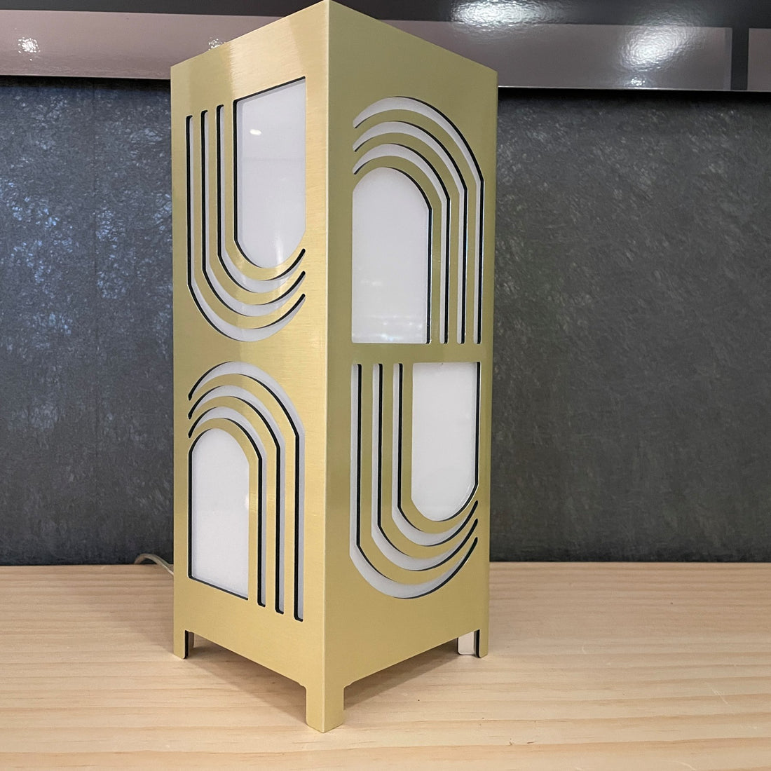 KuvaLight Retro Table Lamp - Brushed Gold